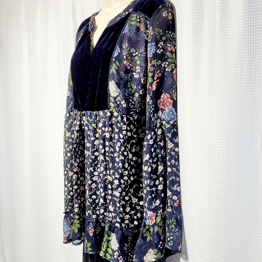 Suzanne Betro Floral Velvet Lace Ruffles Bell Sleeves Flowy Pop Over Blouse (1X) - Picture 4 of 13